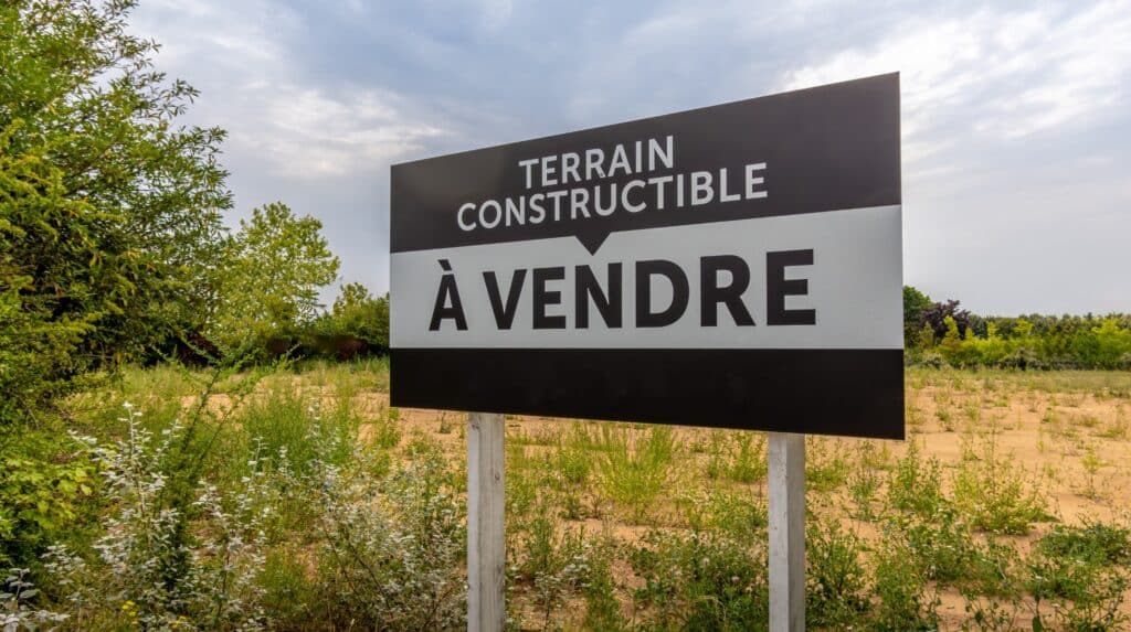 Illustration de l'article "Terrain exposé à un risque naturel : comment sécuriser son acquisition ?"